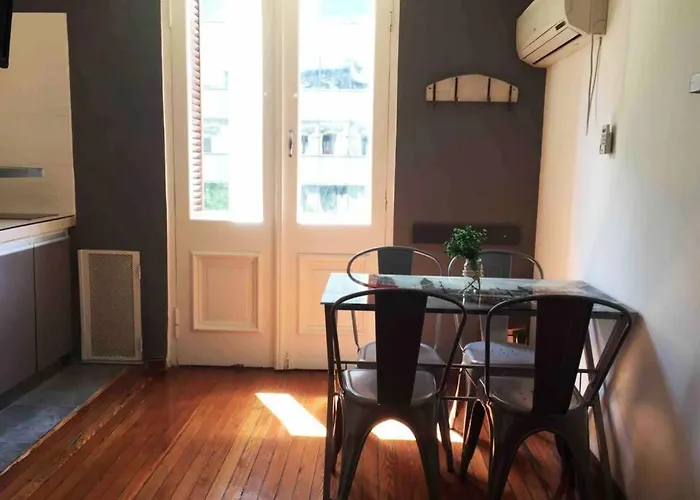 Duplex En Centro Historico Y Turistico Sobre Av. De Mayo